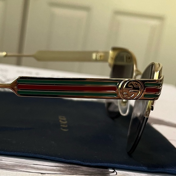 NEW GUCCI Sunglasses✨Authentic Gold Frame Gray Cat Eye Lenses GG0521S - Picture 12 of 15
